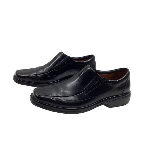 Clark’s Structured Men’s Black Loafers.  Size 11M